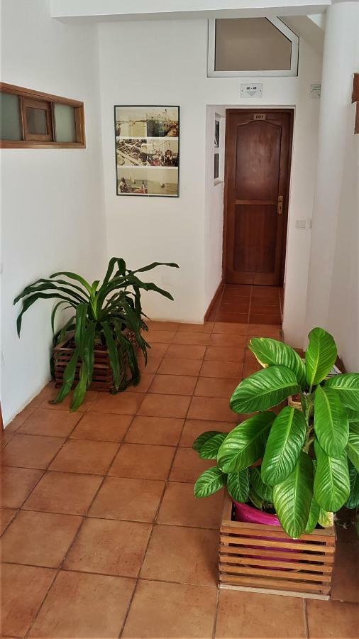 Residencial Che Guevara Bed & Breakfast Mindelo Bagian luar foto